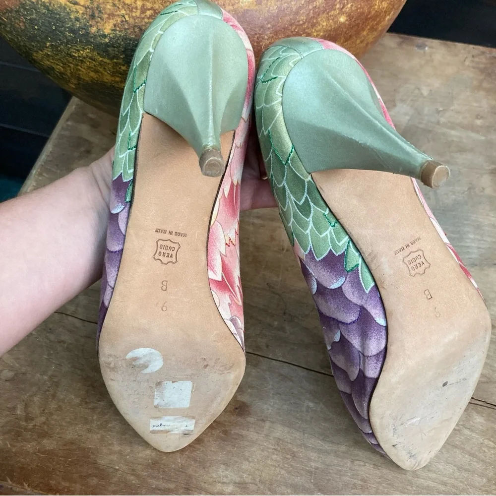 Paul Mayer Heals Stunning feather print! kitten heal pastel size 9‎